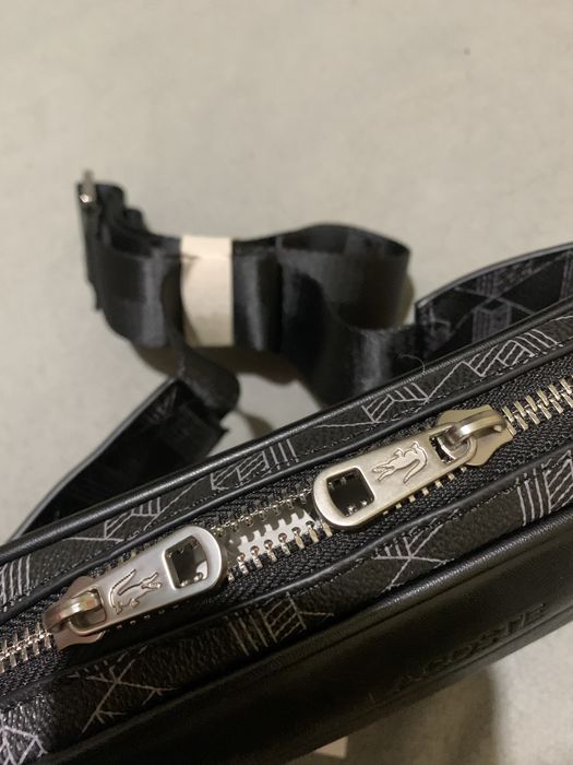 Bolsa monograma da Lacoste de cintura