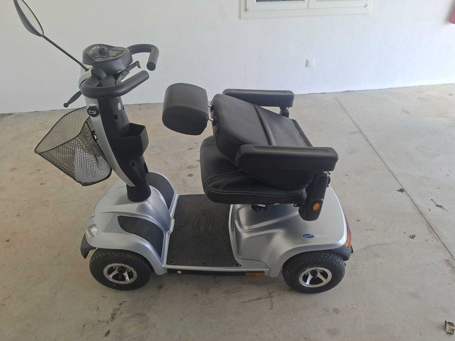 Scooter elétrica de mobilidade reduzida Invacare Orion