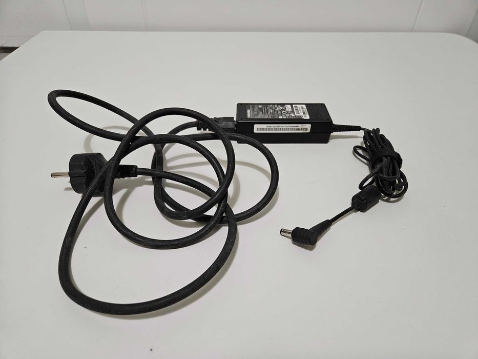 Zasilacz TOSHIBA PA3714U-1ACA 19v 3,2A