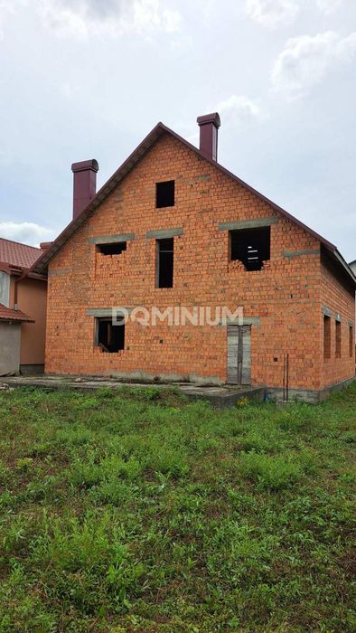 Продається новобудова у м. Хуст