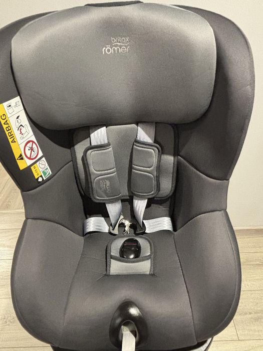 Fotelik obrotowy z baza- Britax Romer Dualfix M i Size Midnight grey