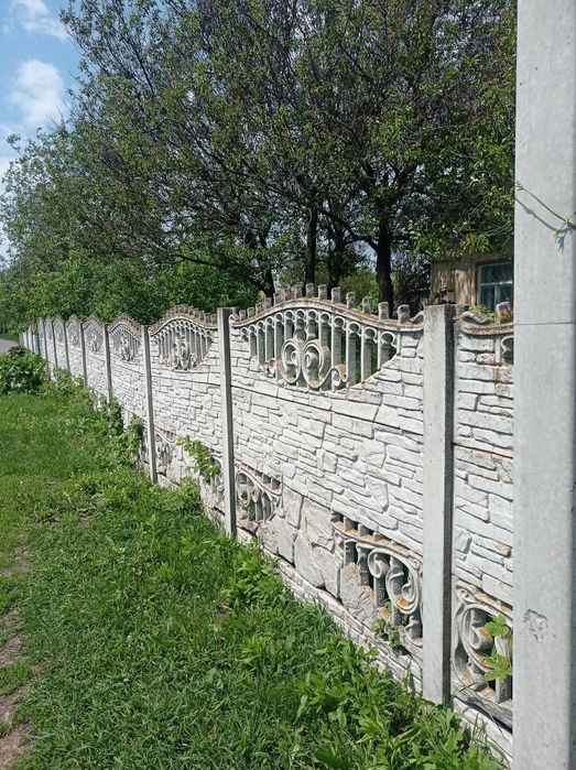 Помешкання в селі Мрин Ніжинського району.