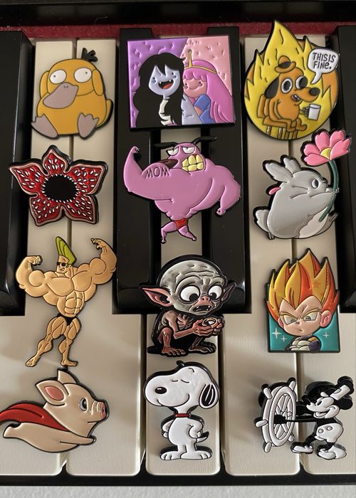 Pins de Esmalte Variados 2,95€ Cada