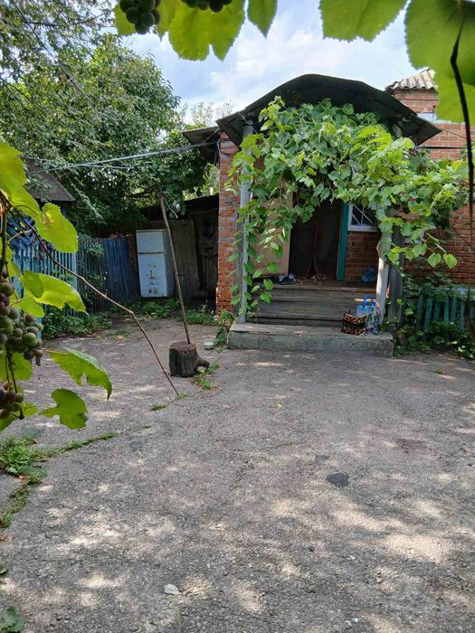 Продам добротне домоволодіння