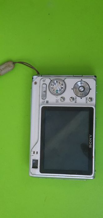 Sony Cyber-Shot DSC-W200 12.1MP Digital Camera Silver Carl Zeiss Lens