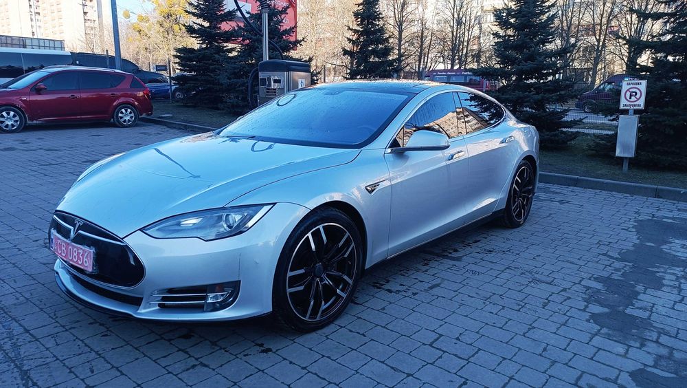 Tesla Model S P85  2013р.