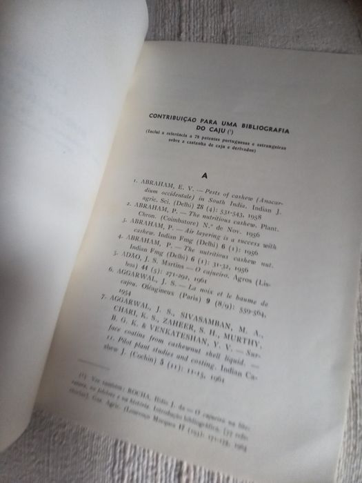 Moçambique Contribuição para uma Bibliografia do Caju