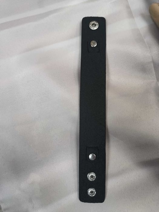 Bransoletka unisex czarna z nutką,