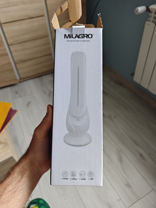 Lampka na biurko LED biała, mała i mocna