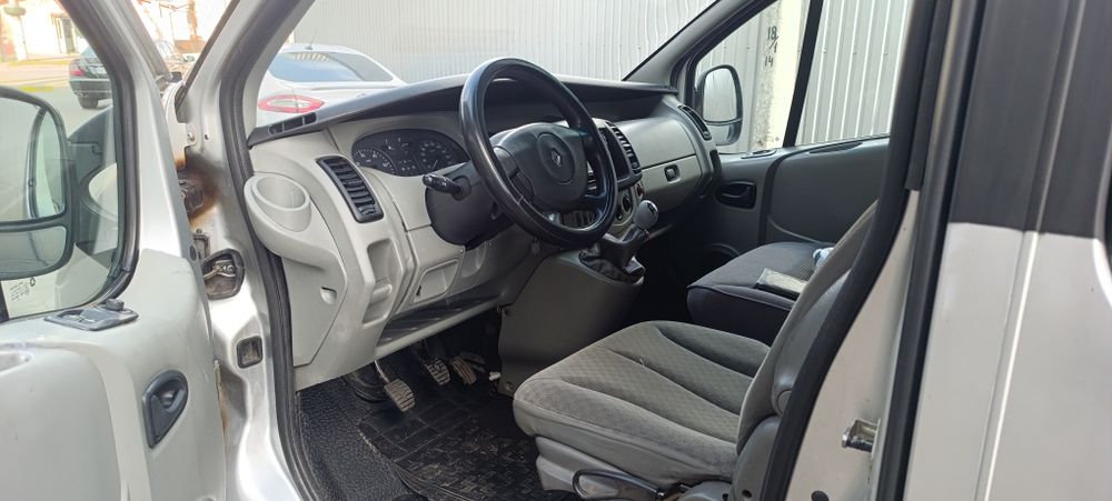 Продам Renault Trafic 8мест