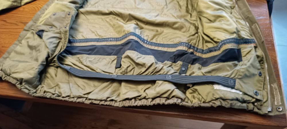 Kurtka snowboardowo-narciarska.