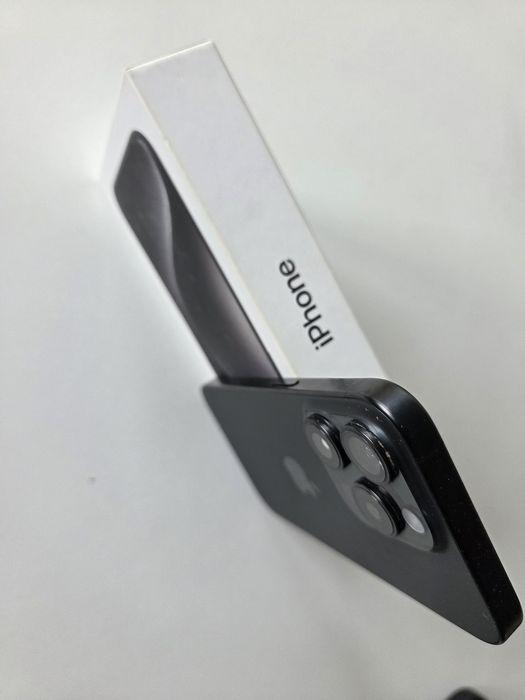 Iphone 15 pro,  89% baterii , faktura vat