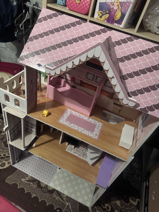 Duzy domek dla lalek barbie drewniany z winda pietrowy domek
