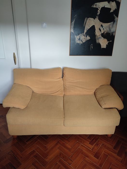 Sofá Amarelo (bom estado)
