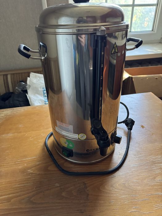 Электрокипятильник с двойной стенкой Hendi 9л. Арт. 211403