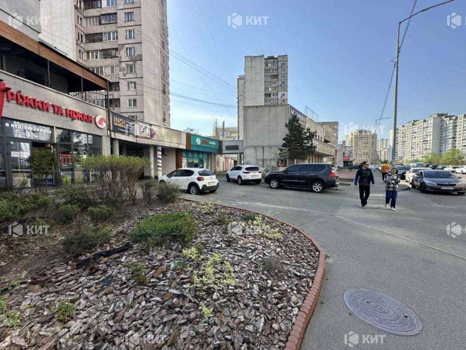 Продаж! Торгове приміщення вул. Мишуги м. Позняки 178кв.м.