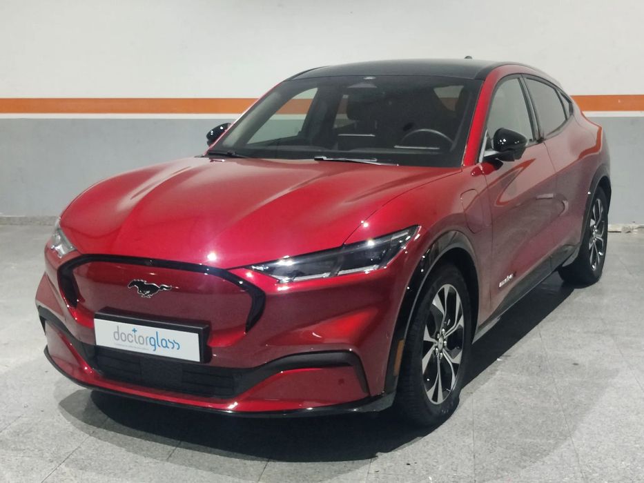 Ford Mustang Mach-E Alargada