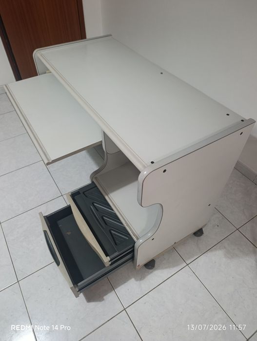 Secretária de computador