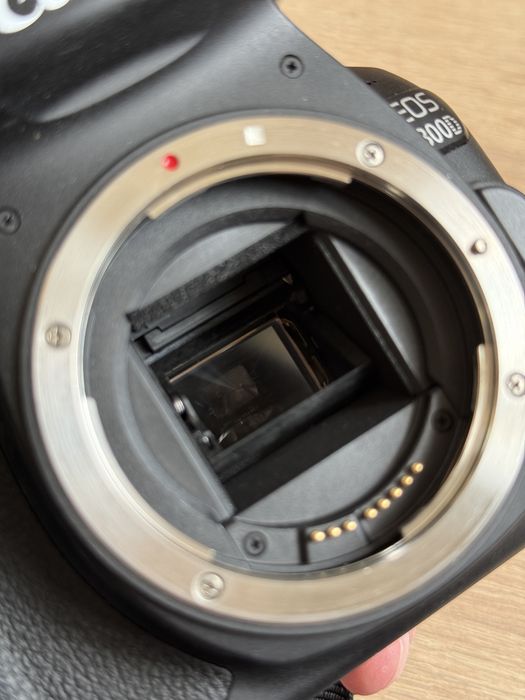 Canon EOS 1300D з об'єктивом 18-55