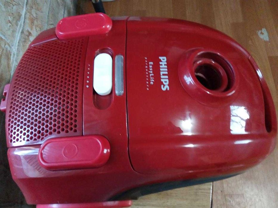 Пилосос філіпс..