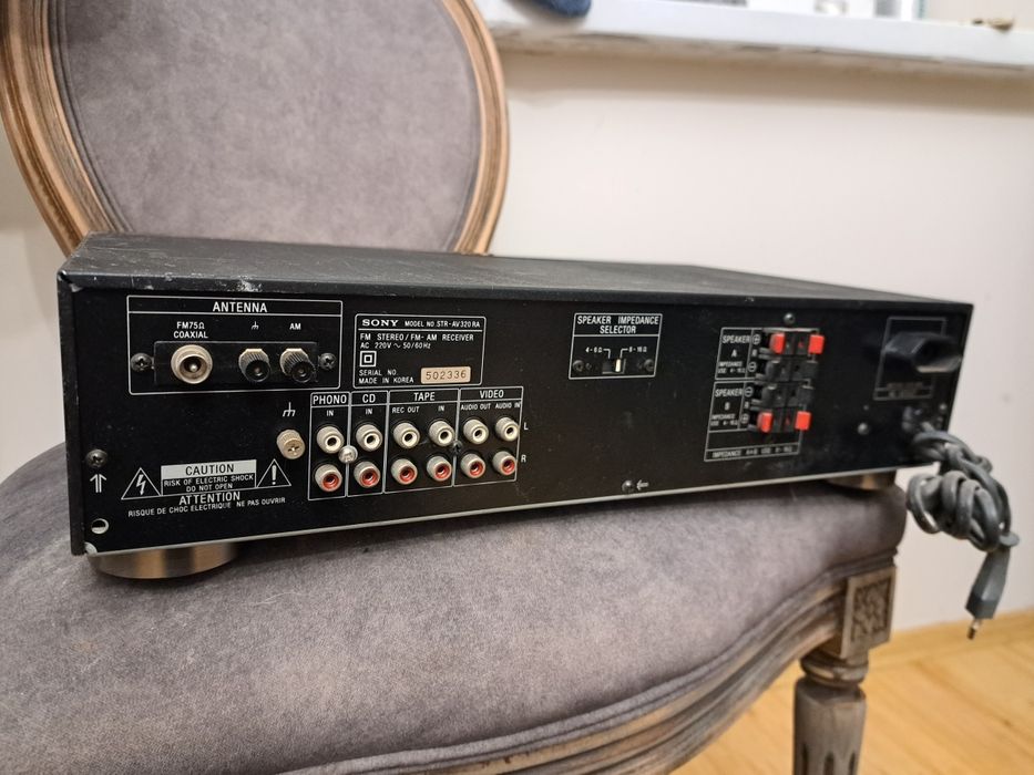 Amplituner Sony STR-AV320
Jest to centrum sterowania audio/wideo (Audi