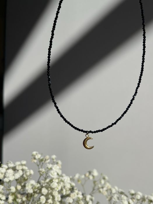 Czarny turmalin naszyjnik choker z kamieni zawieszka księżyc talizman