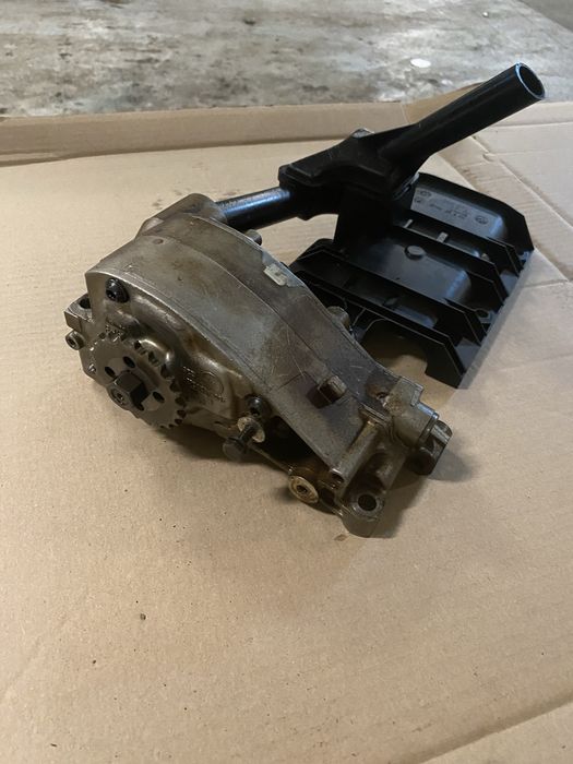 pompa oleju smok oleju n43 BMW e92 e90 e87 e60