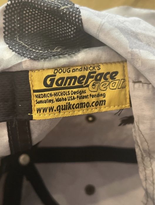 Czapka z daszkiem kamuflaż