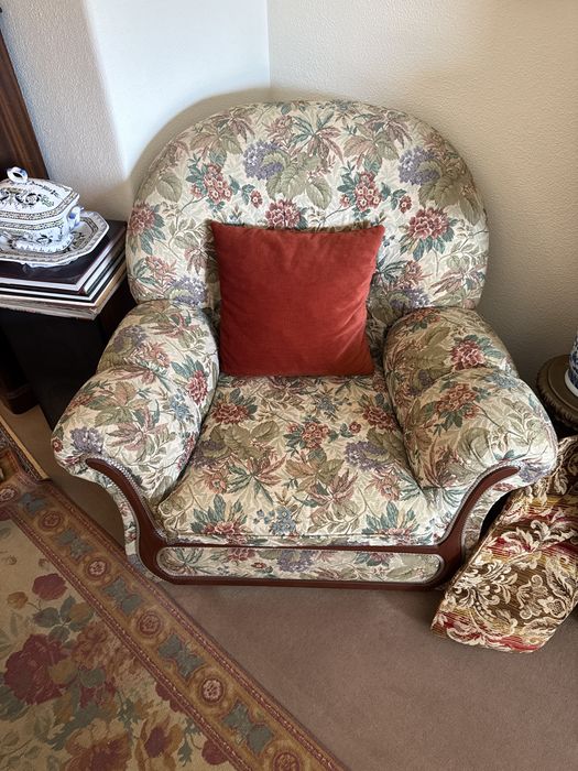Sofa cama vintage com muito pouco uso