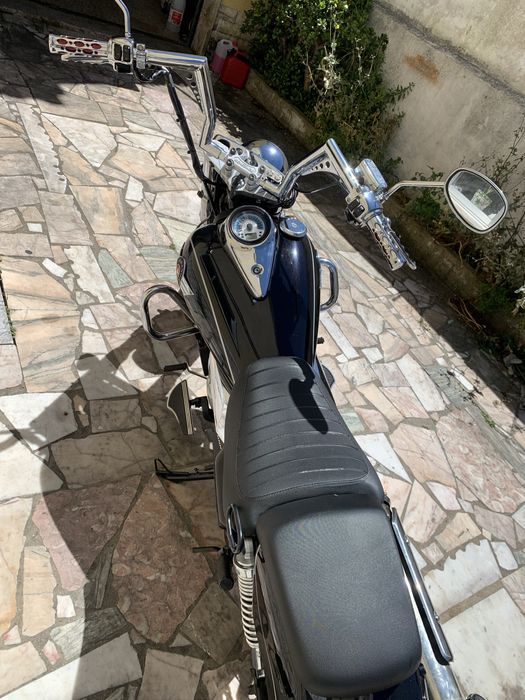 Chopper UM COMMANDO CLASSIC 125 com extras