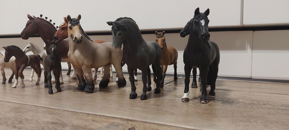 Schleich koń 15 sztuk konie