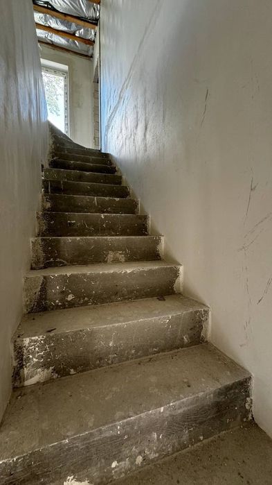 Продаж таунхауса 4кім, 2 сотки  з частковим ремонтом, є газ котел,