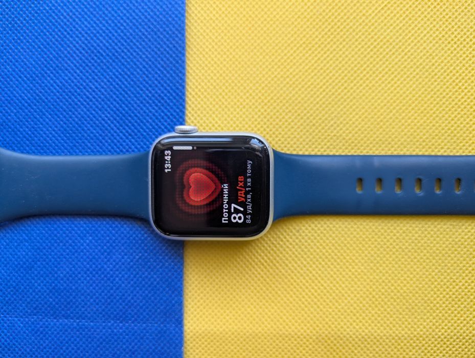 Без iCloud sn HM2H318QQ122 Apple Watch se 40 mm silver
