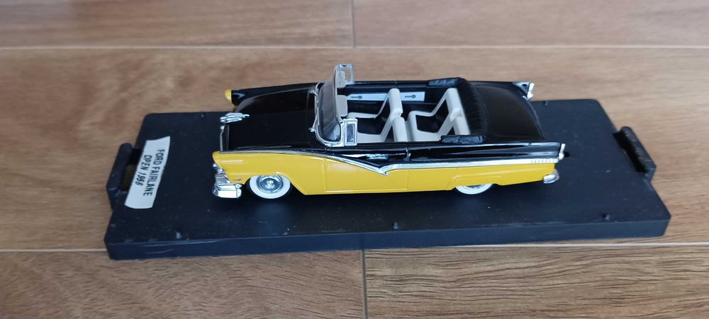 Ford Fairlane Open 1956 1/43 VITESSE