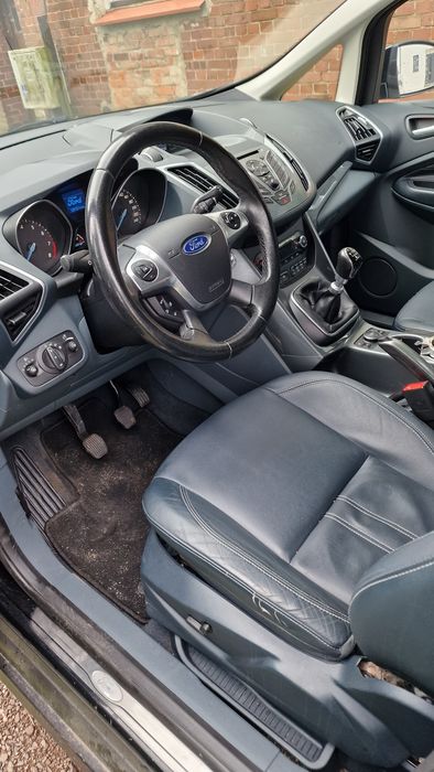 Ford GRAND C-MAX  w dobrym stanie.