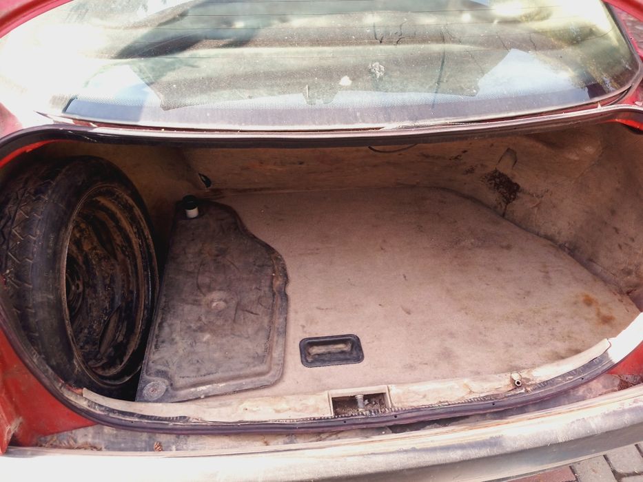 Ауді 80 1987р газ ,бензин 1.6 об'єм на ходу не потребує капітал.вклад.