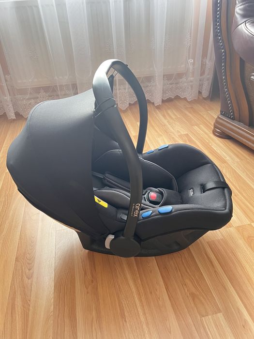 Продам автокрісло анекс+адаптери