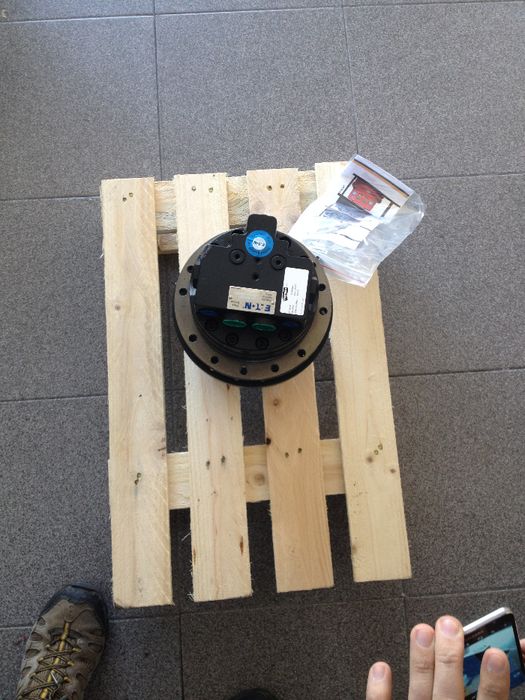 Redutoras, bombas hidraulicas e motores de giro para mini giratórias