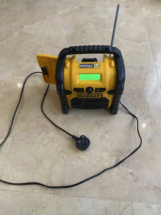 Радио Dewalt DCR020-GB Германия