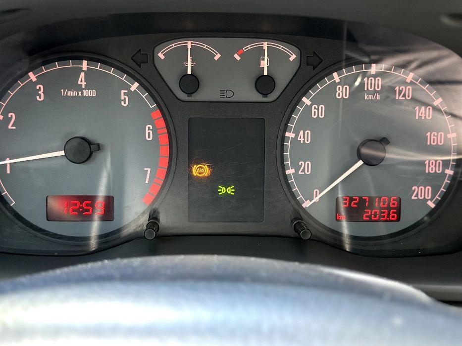 Skoda Octavia Tour 1.6 г/б