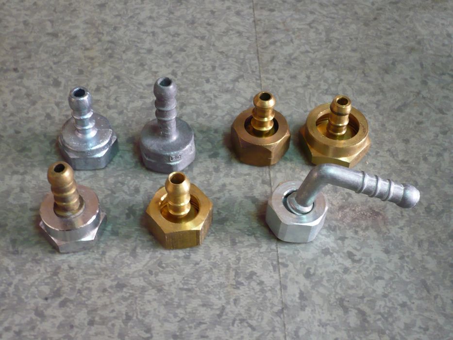 Terminais com porta mangueira para água ou gás