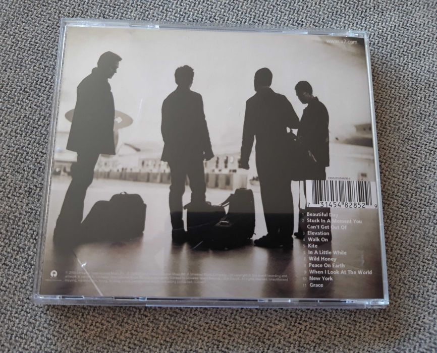 CD de música "All that you can't leave" dos U2