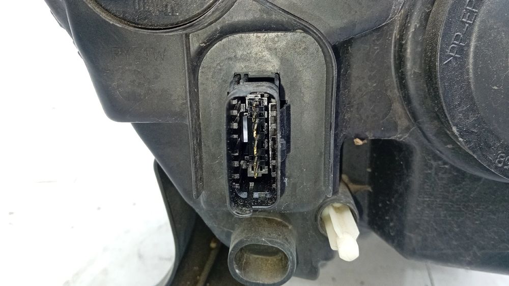 Ótica / farol esquerda DACIA Sandero II (5S_)