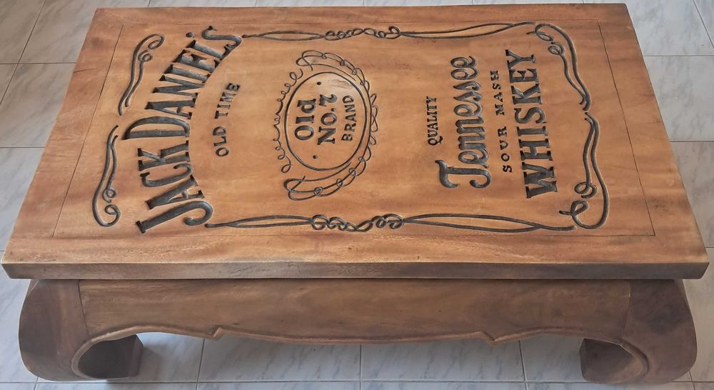 Mesa gravada Jack Daniel's (raro)