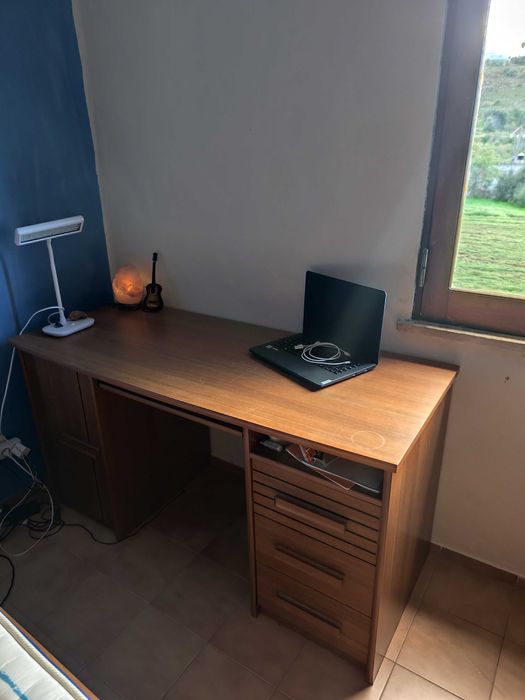 Cama + gavetão + mesa cabeceira