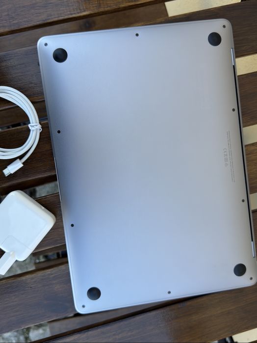 Macbook Air M1 2020 (EXCELENTE ESTADO)