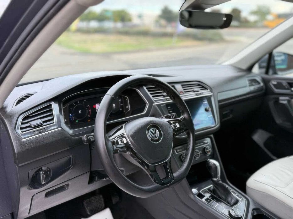 Volkswagen Tiguan SEL Premium 4Motion      2019
