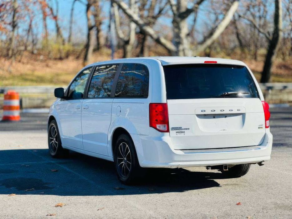 Dodge Grand Caravan SXT      2018