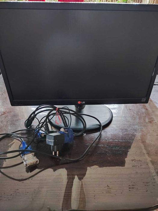 Монітор LG 22' Full HD