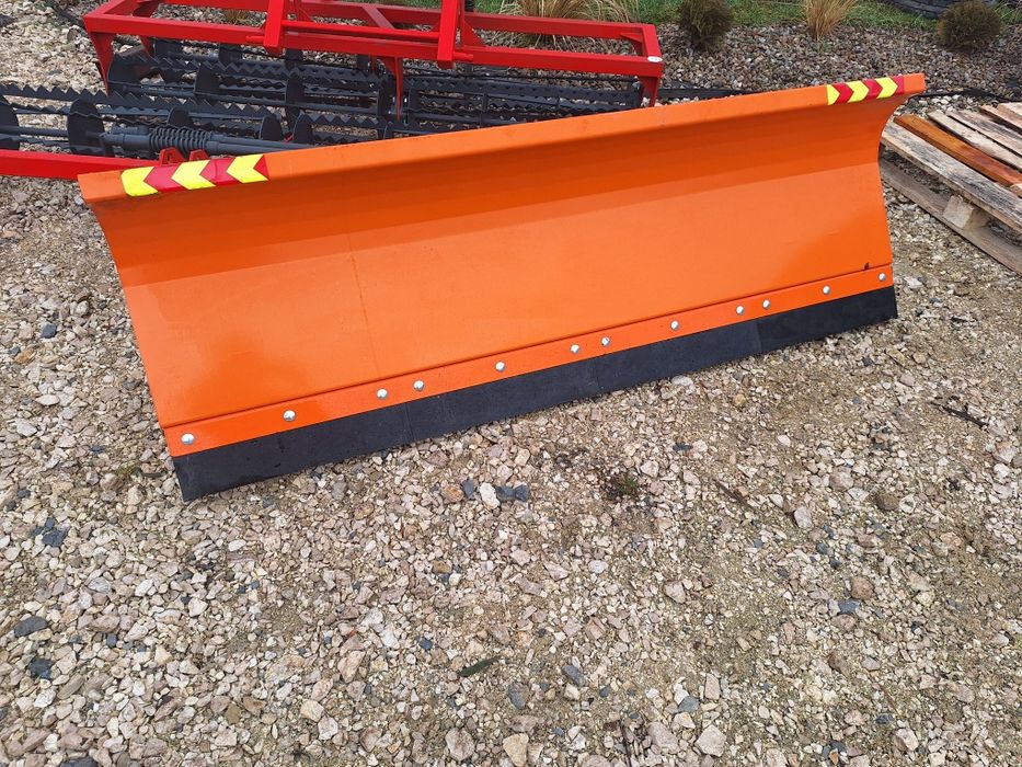 Pług do śniegu do ciągnika, różne mocowania, różne szerokości